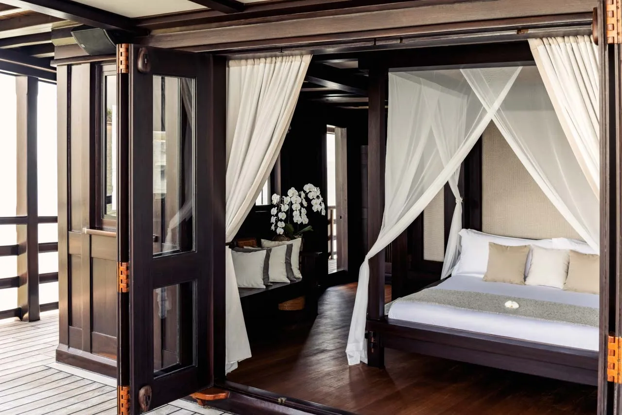 Phinisi liveaboard cabin